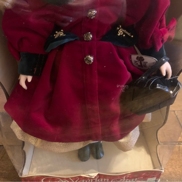 1998 Brass Key Victorian Star Genuine Porcelain Doll, Cert of Auth UNOPENED - Picture 7 of 8